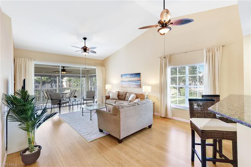 752 Wiggins Lake Dr 202, Naples, FL 34110-11