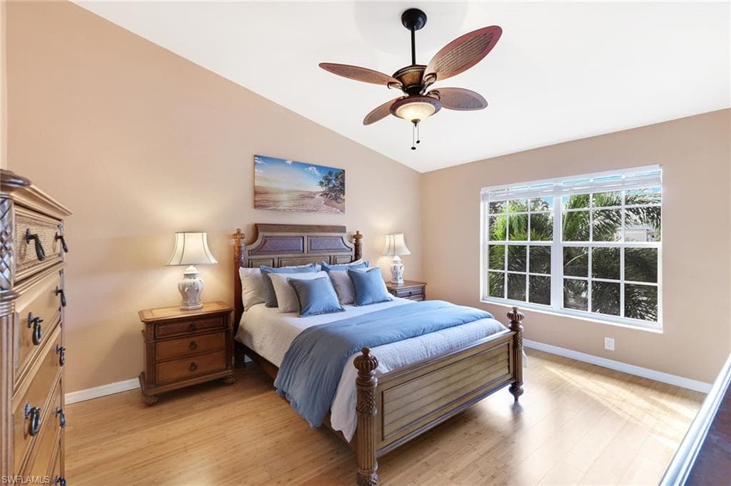752 Wiggins Lake Dr 202, Naples, FL 34110-13
