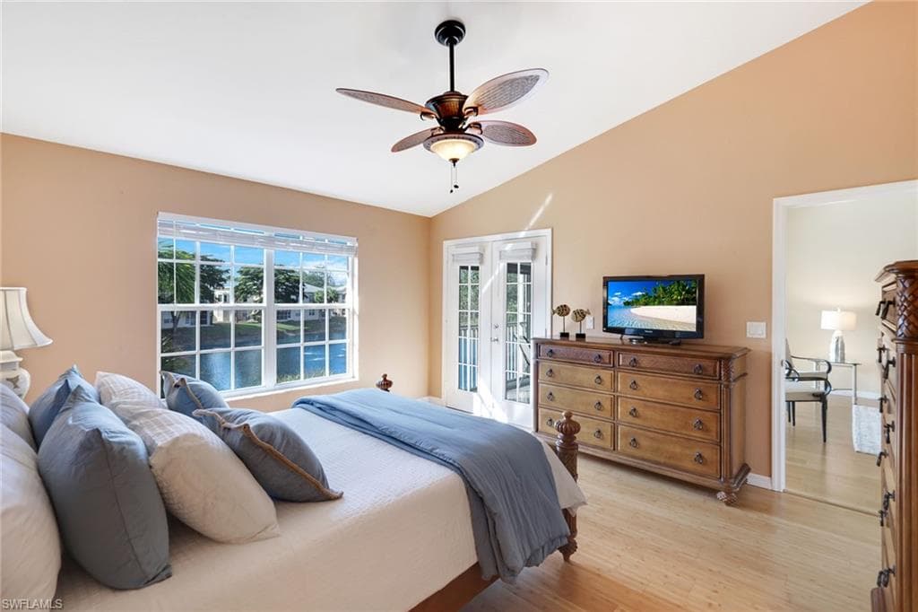 752 Wiggins Lake Dr 202, Naples, FL 34110-14