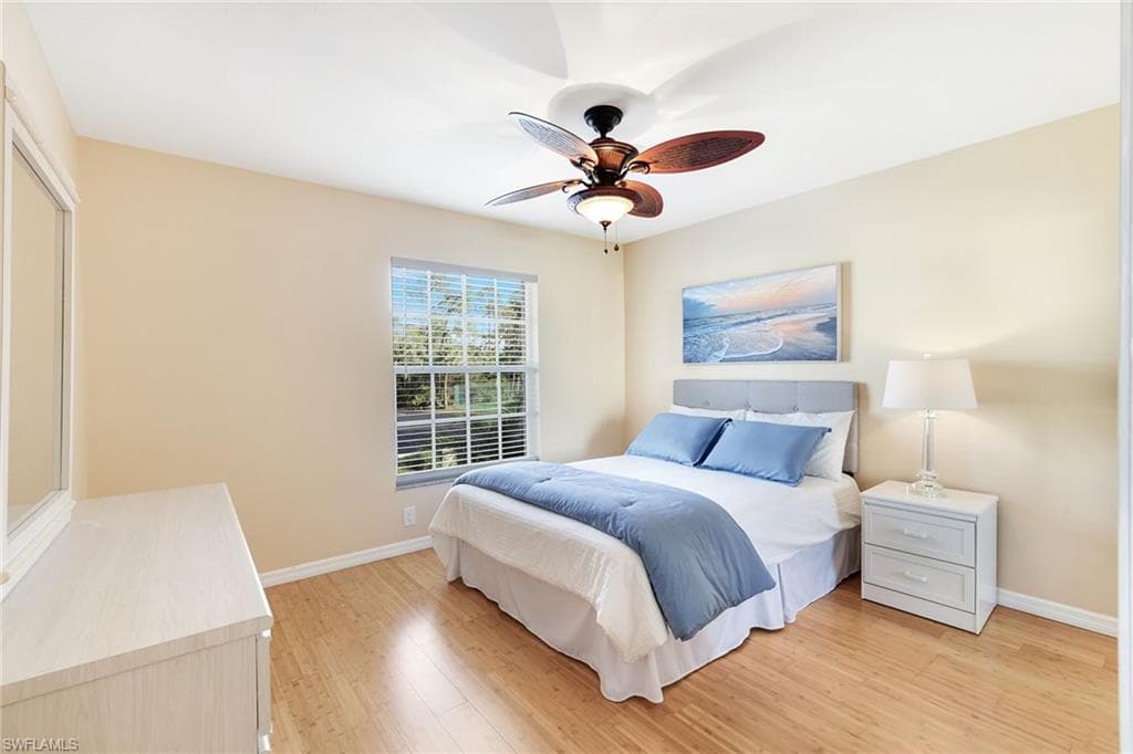 752 Wiggins Lake Dr 202, Naples, FL 34110-16