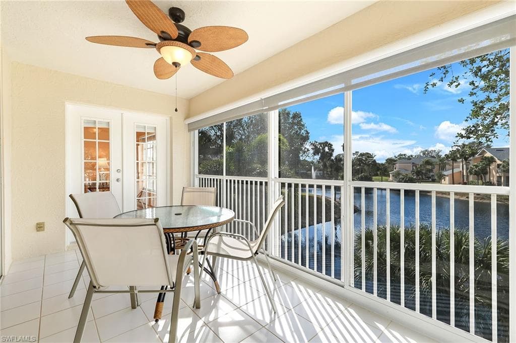 752 Wiggins Lake Dr 202, Naples, FL 34110-20