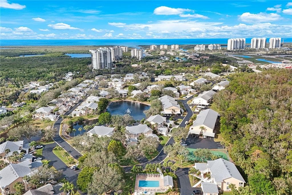 752 Wiggins Lake Dr 202, Naples, FL 34110-23