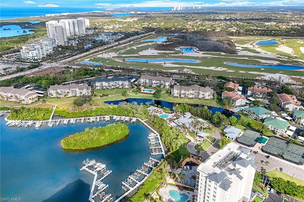 752 Wiggins Lake Dr 202, Naples, FL 34110-27