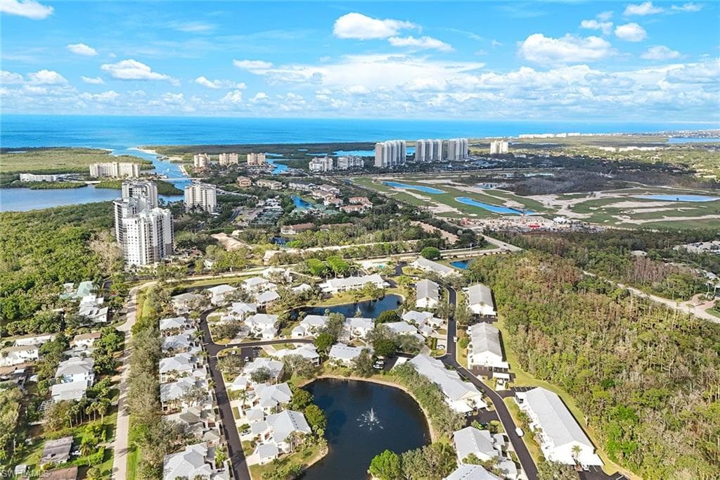 752 Wiggins Lake Dr 202, Naples, FL 34110-29