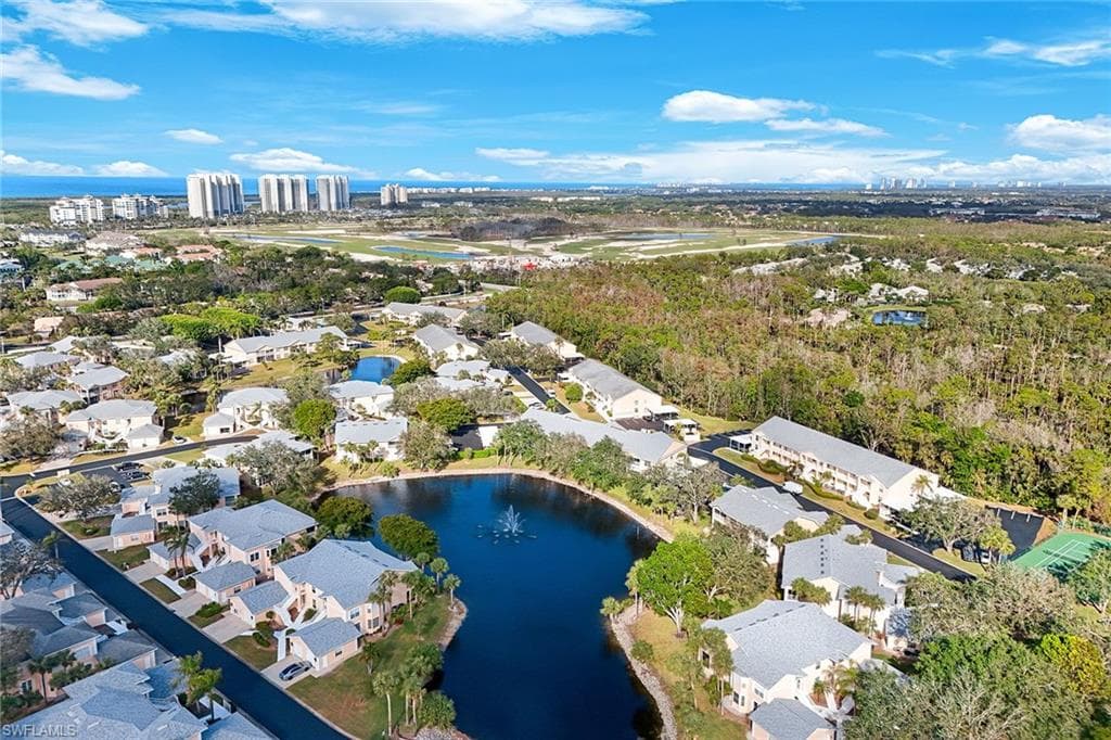 752 Wiggins Lake Dr 202, Naples, FL 34110-30