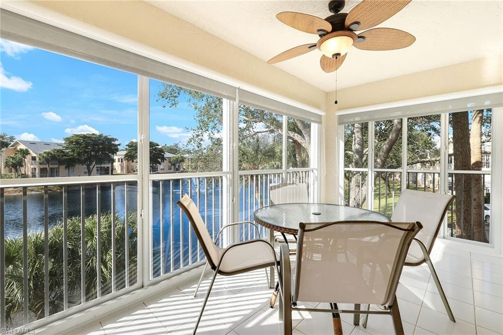 752 Wiggins Lake Dr 202, Naples, FL 34110-5