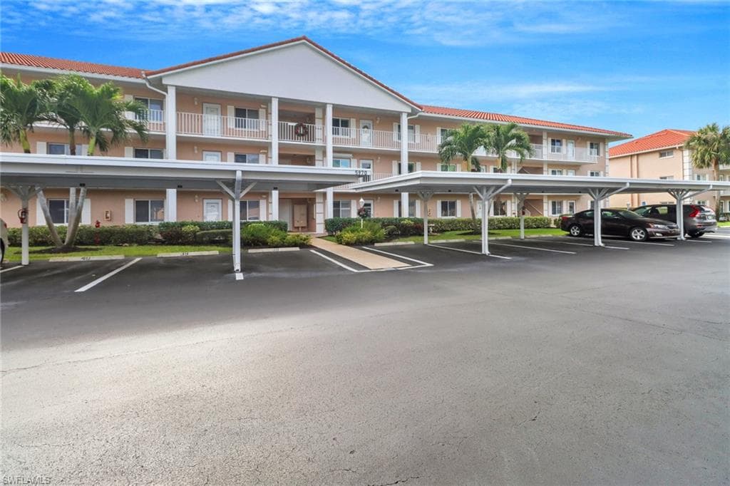 5970 Amherst Dr C104, Naples, FL 34112-3