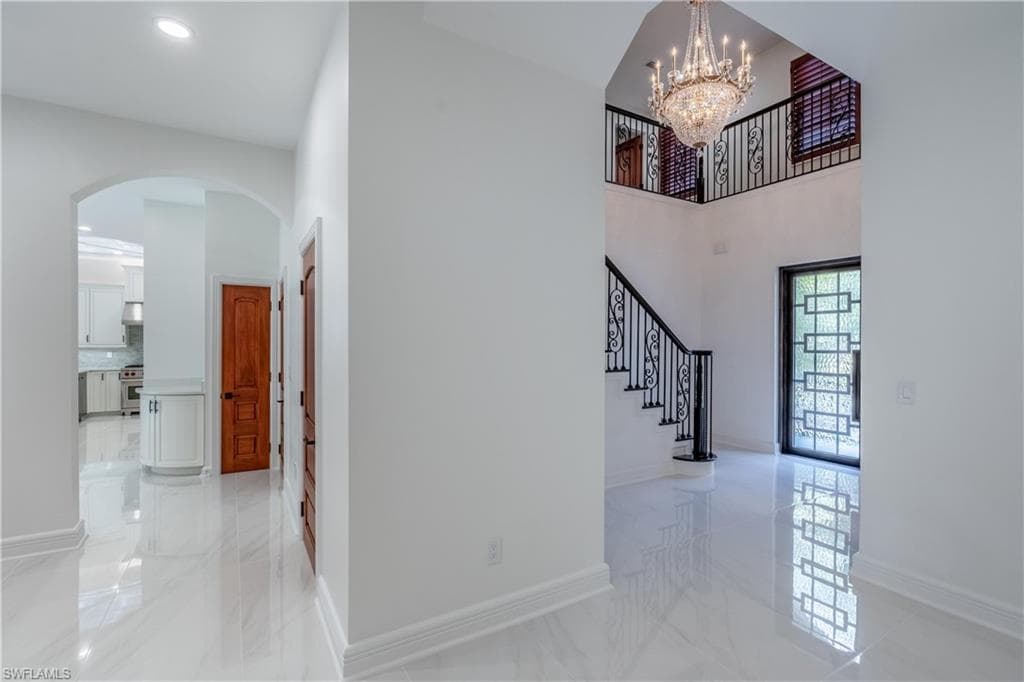 1160 8th St S, Naples, FL 34102-10