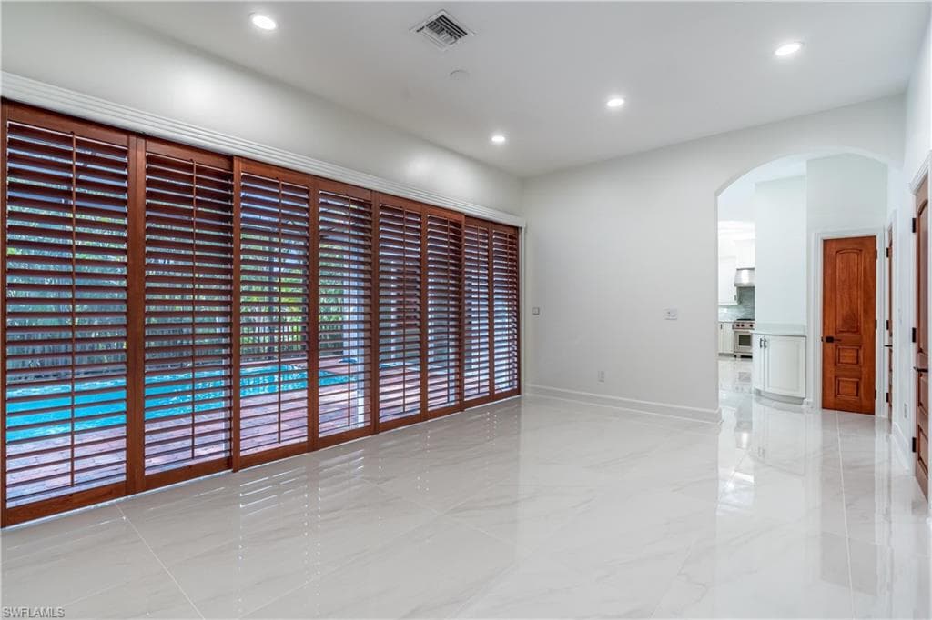 1160 8th St S, Naples, FL 34102-12