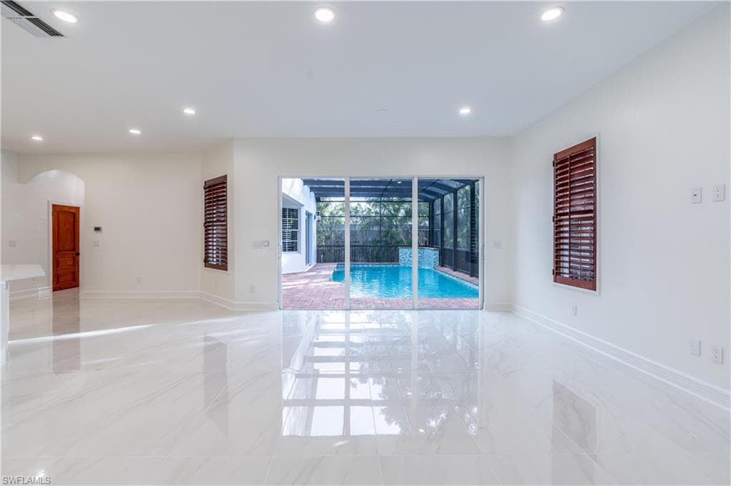 1160 8th St S, Naples, FL 34102-20