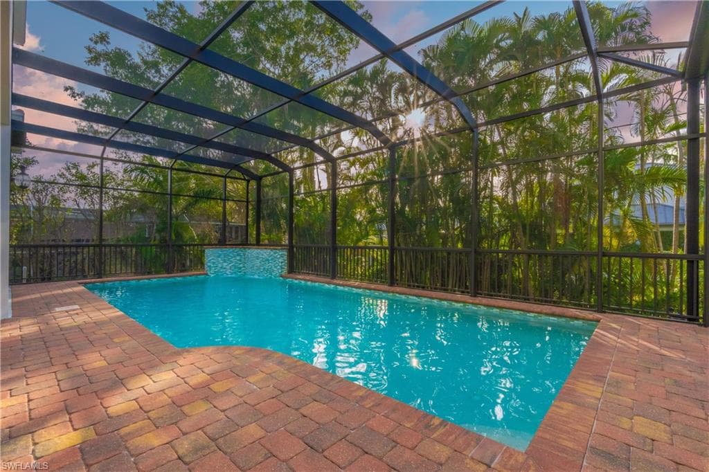 1160 8th St S, Naples, FL 34102-22