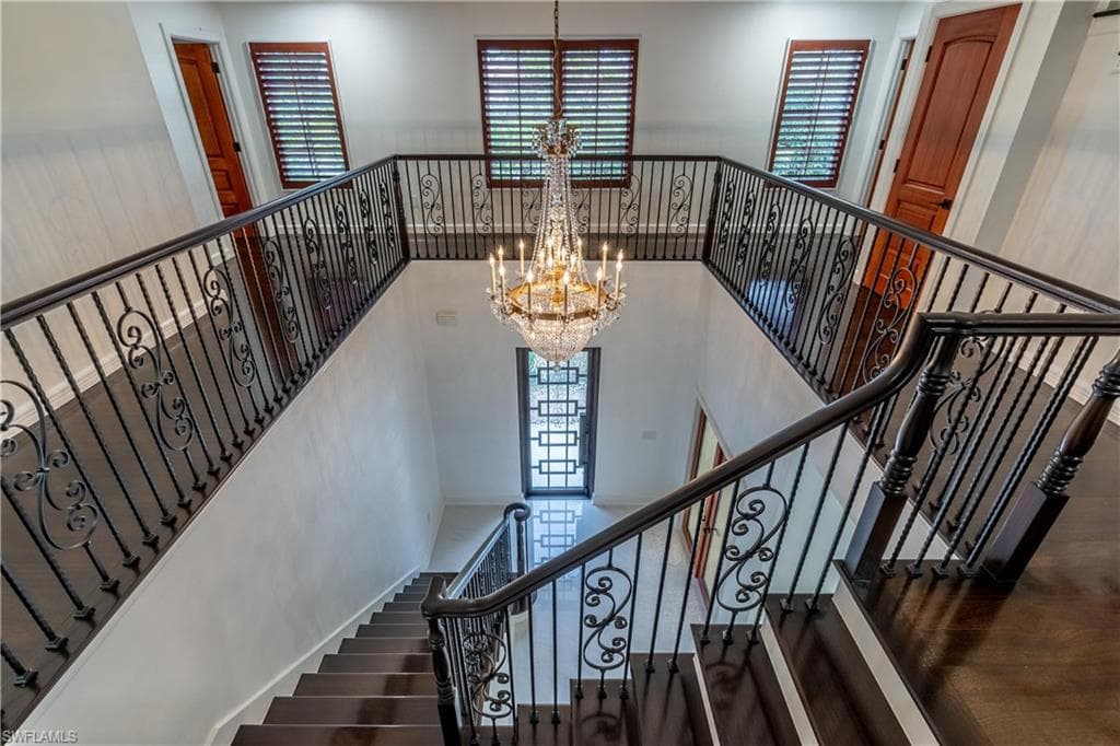 1160 8th St S, Naples, FL 34102-28