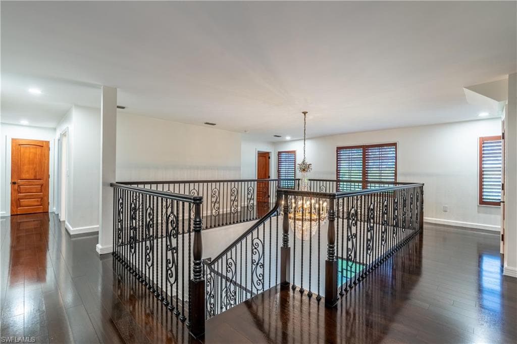 1160 8th St S, Naples, FL 34102-30