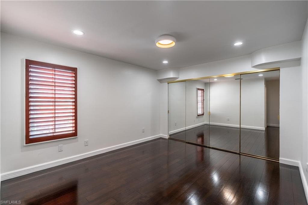 1160 8th St S, Naples, FL 34102-31
