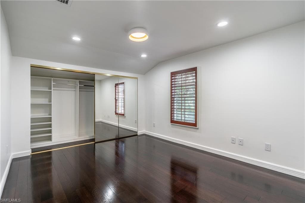 1160 8th St S, Naples, FL 34102-32