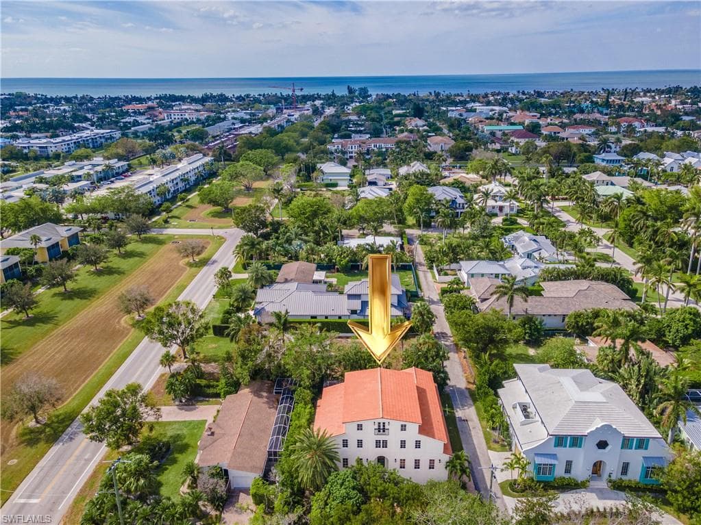 1160 8th St S, Naples, FL 34102-2
