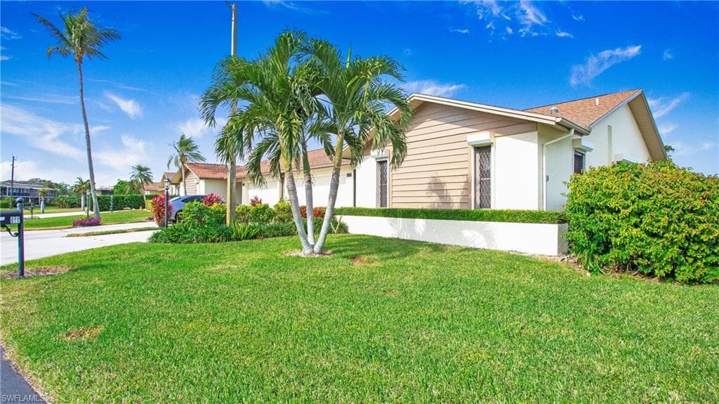 319 Reynolds Ct M12, Naples, FL 34112-3
