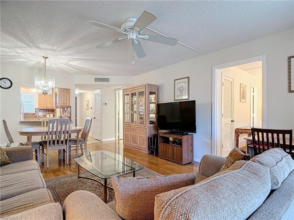 170 Turtle Lake Ct 211, Naples, FL 34105-11