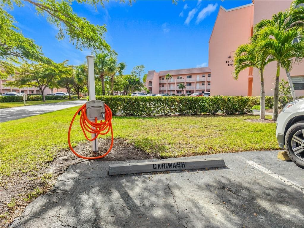 170 Turtle Lake Ct 211, Naples, FL 34105-21