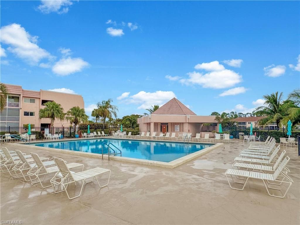 170 Turtle Lake Ct 211, Naples, FL 34105-26