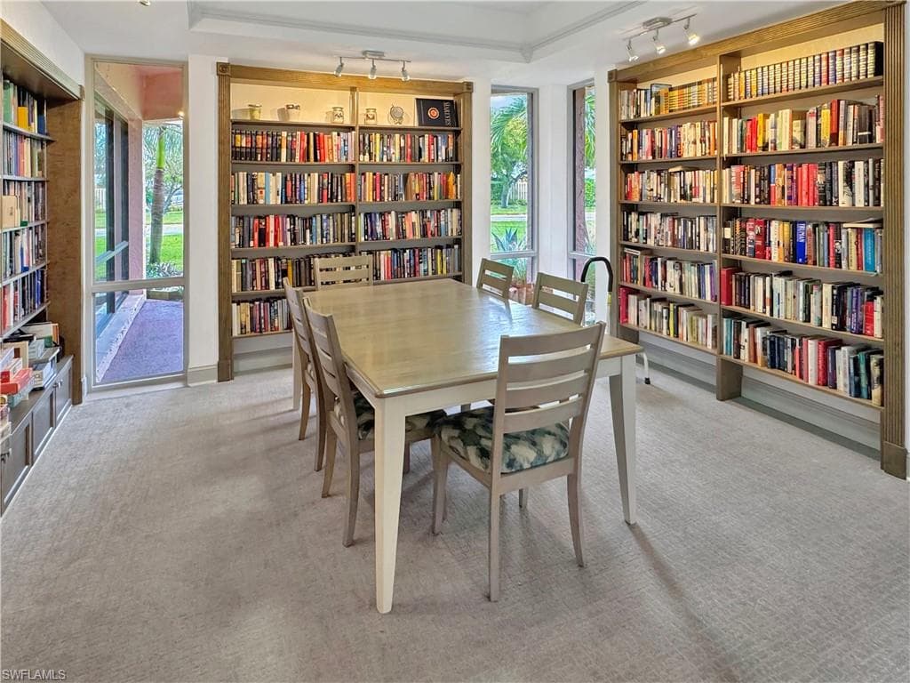 170 Turtle Lake Ct 211, Naples, FL 34105-31