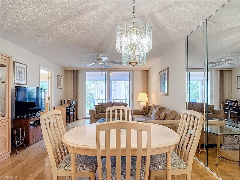 170 Turtle Lake Ct 211, Naples, FL 34105-8