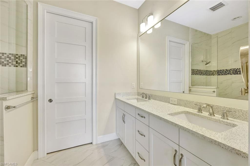 5676 Highbourne Dr, Naples, FL 34113-19