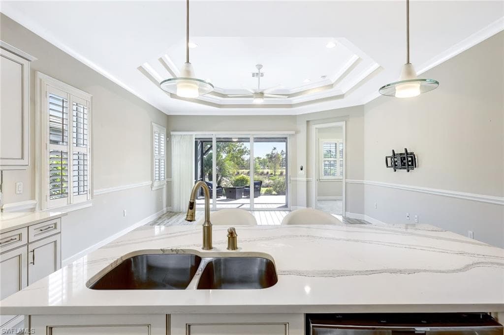 5676 Highbourne Dr, Naples, FL 34113-2