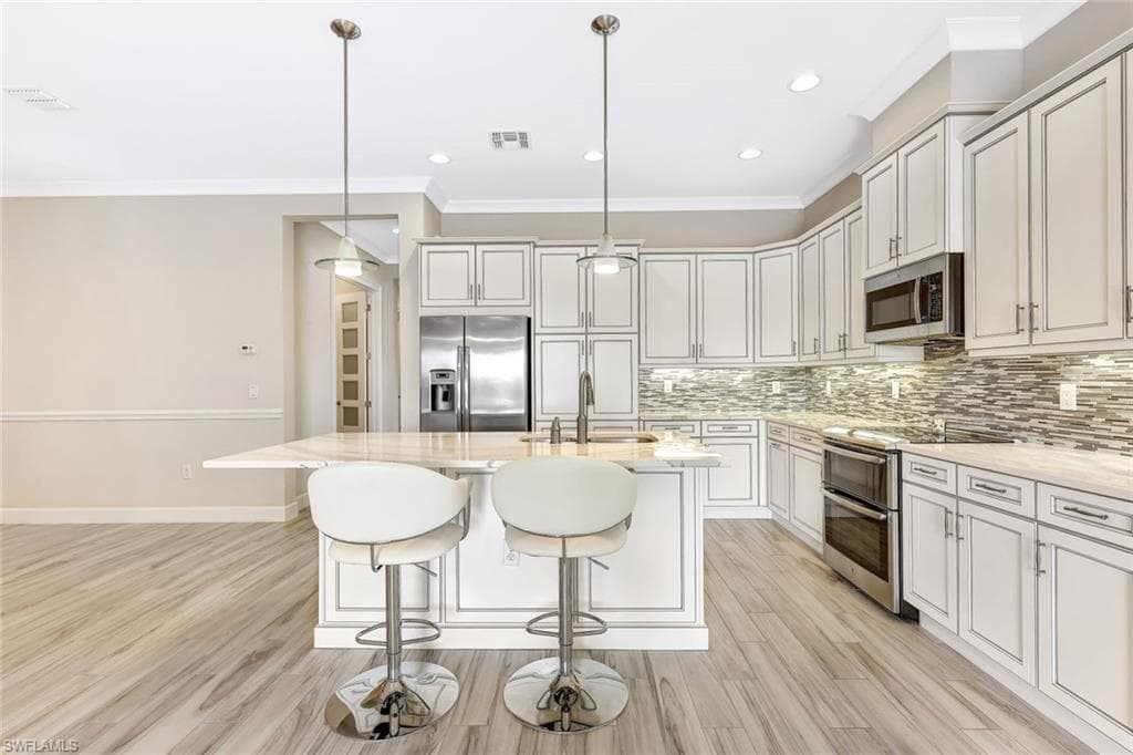 5676 Highbourne Dr, Naples, FL 34113-3