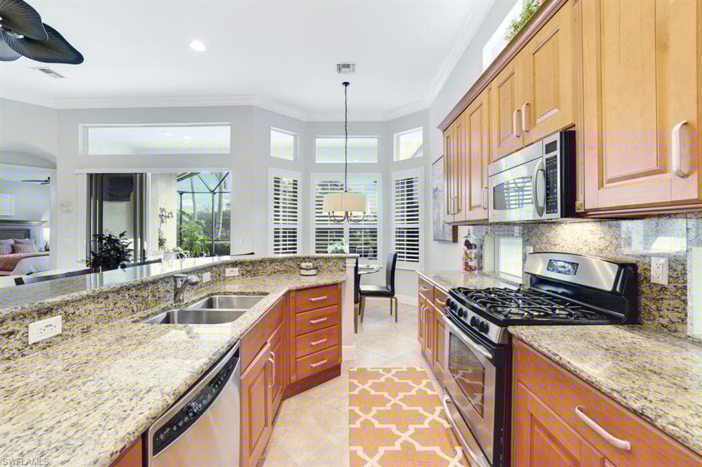 9104 Cherry Oaks Trl, Naples, FL 34114-9
