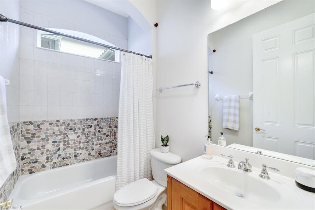 9104 Cherry Oaks Trl, Naples, FL 34114-18