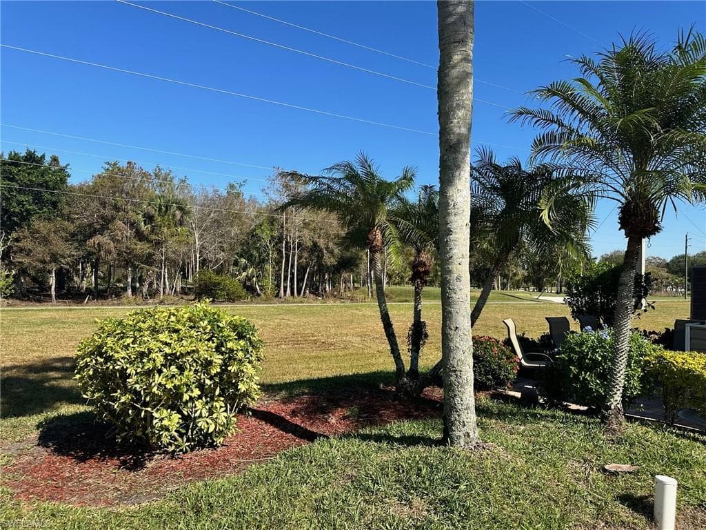 1623 Diamond Lake Cir, Naples, FL 34114-4