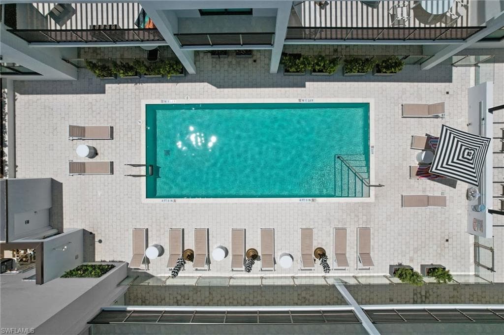 850 Central Ave 207, Naples, FL 34102-21