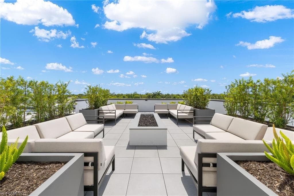850 Central Ave 207, Naples, FL 34102-26