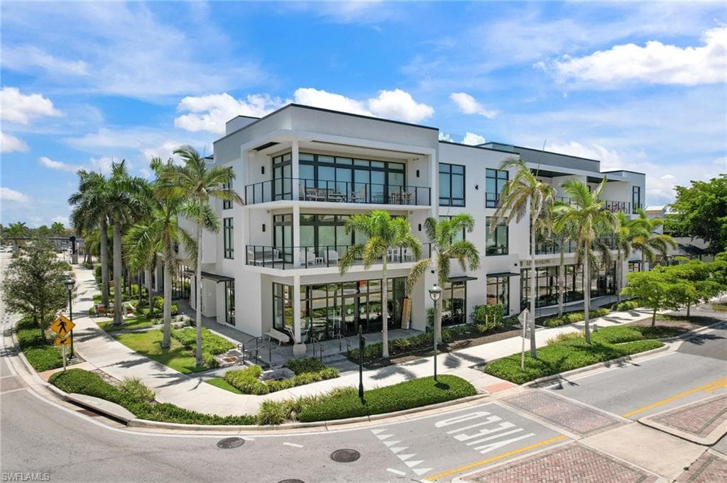850 Central Ave 207, Naples, FL 34102-35