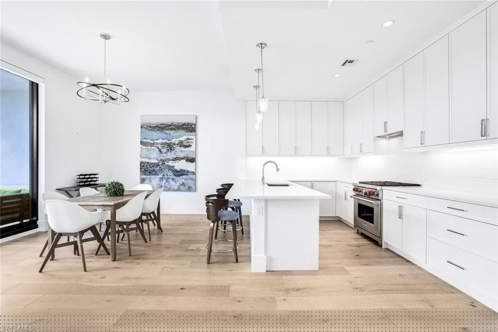 850 Central Ave 207, Naples, FL 34102-6