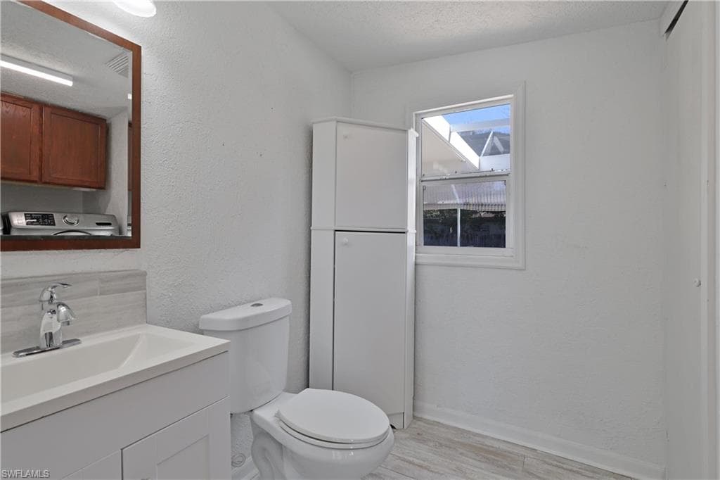 1676 Sunset Pl, Fort Myers, FL 33901-11