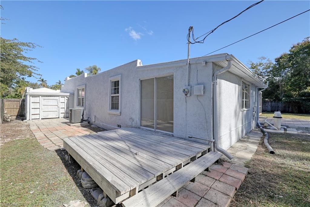 1676 Sunset Pl, Fort Myers, FL 33901-26