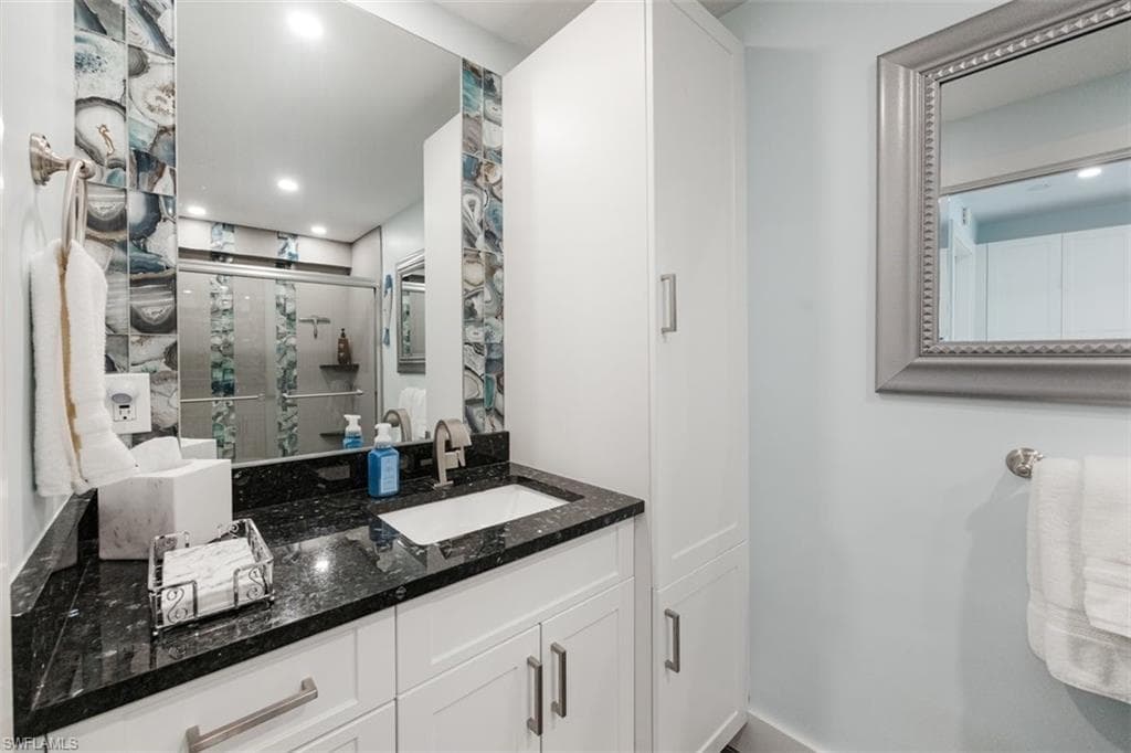 900 Broad Ave S 125, Naples, FL 34102-9