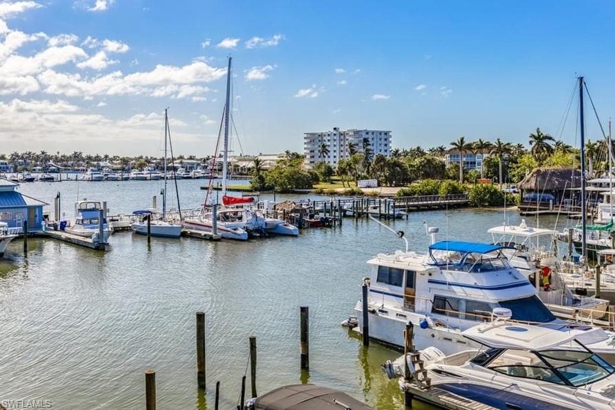 900 Broad Ave S 125, Naples, FL 34102-17