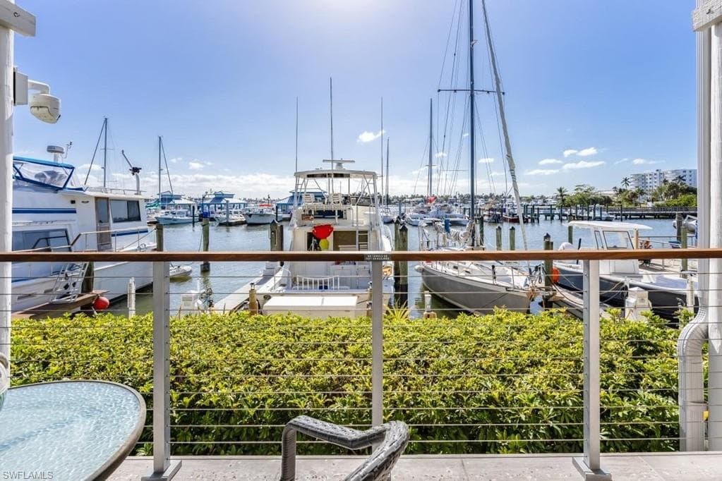 900 Broad Ave S 125, Naples, FL 34102-2