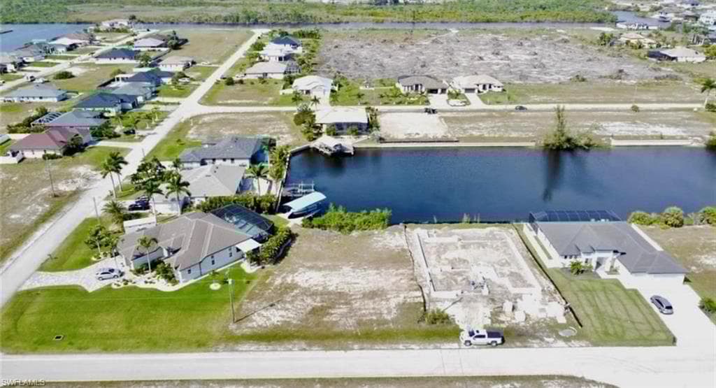 4205 Gulfstream Pkwy, Cape Coral, FL 33993-3