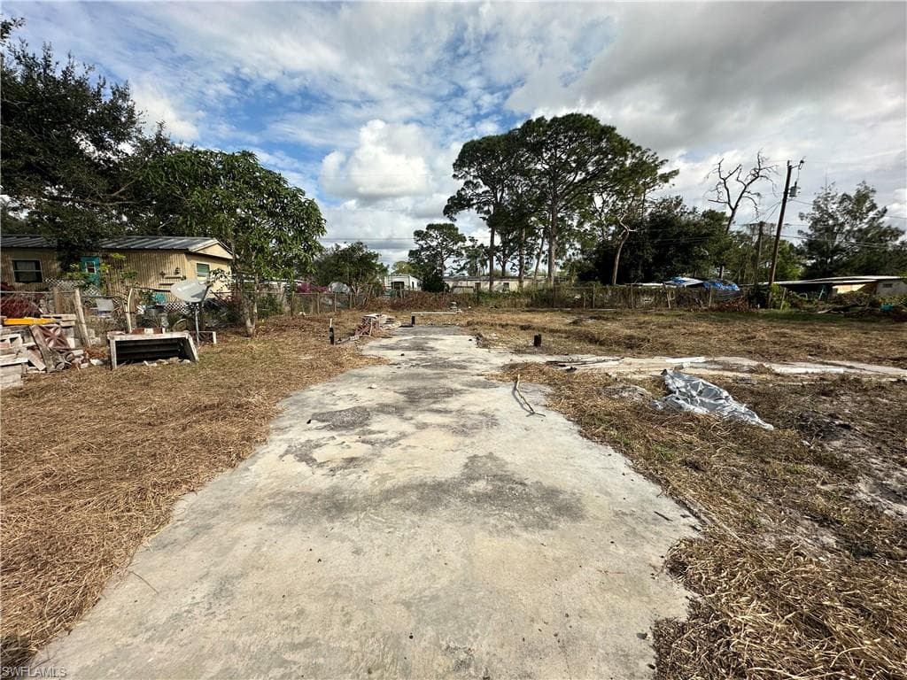 8335 Nault Rd, North Fort Myers, FL 33917-4