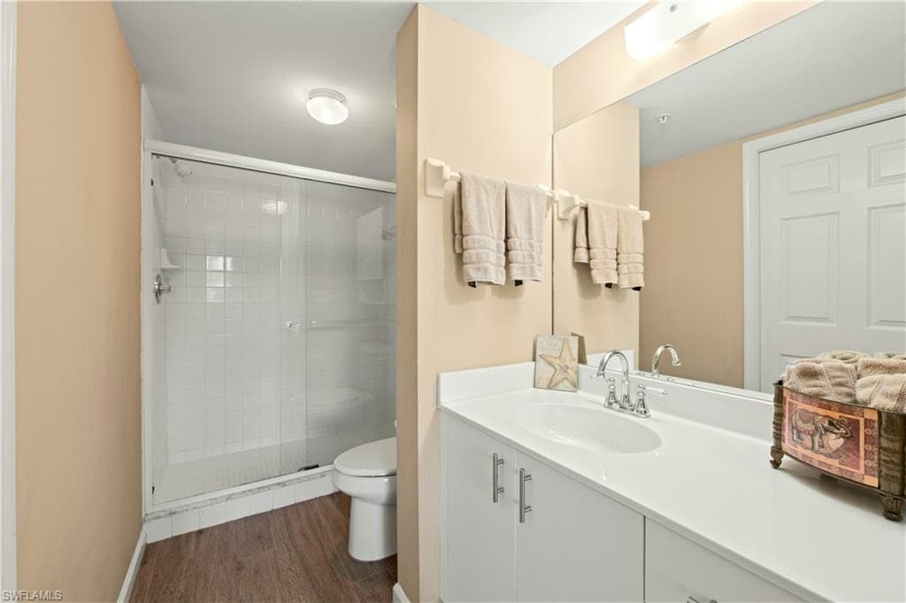 1051 Eastham Way B-204, Naples, FL 34104-12