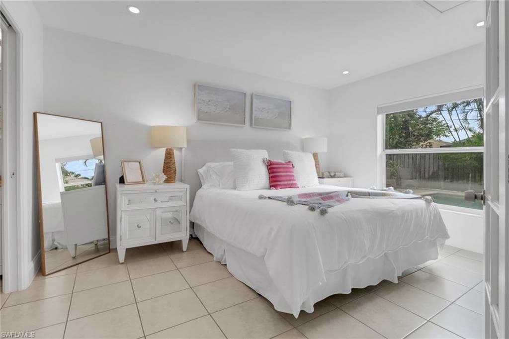 758 93rd Ave N, Naples, FL 34108-13