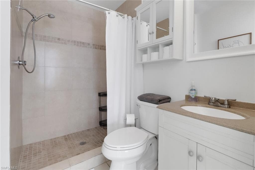 758 93rd Ave N, Naples, FL 34108-15