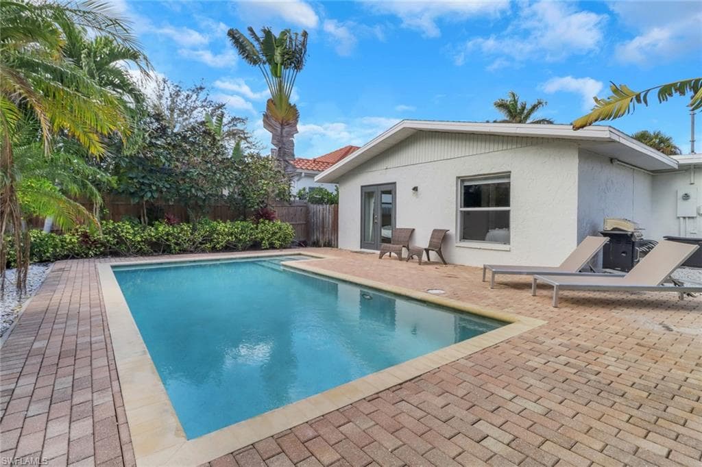758 93rd Ave N, Naples, FL 34108-20