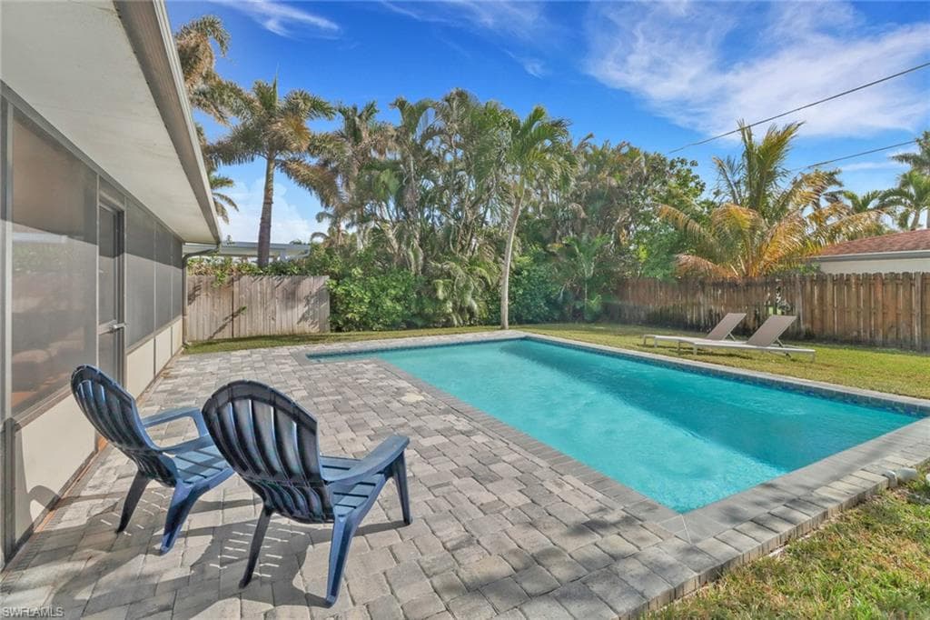 754 95th Ave N, Naples, FL 34108-22