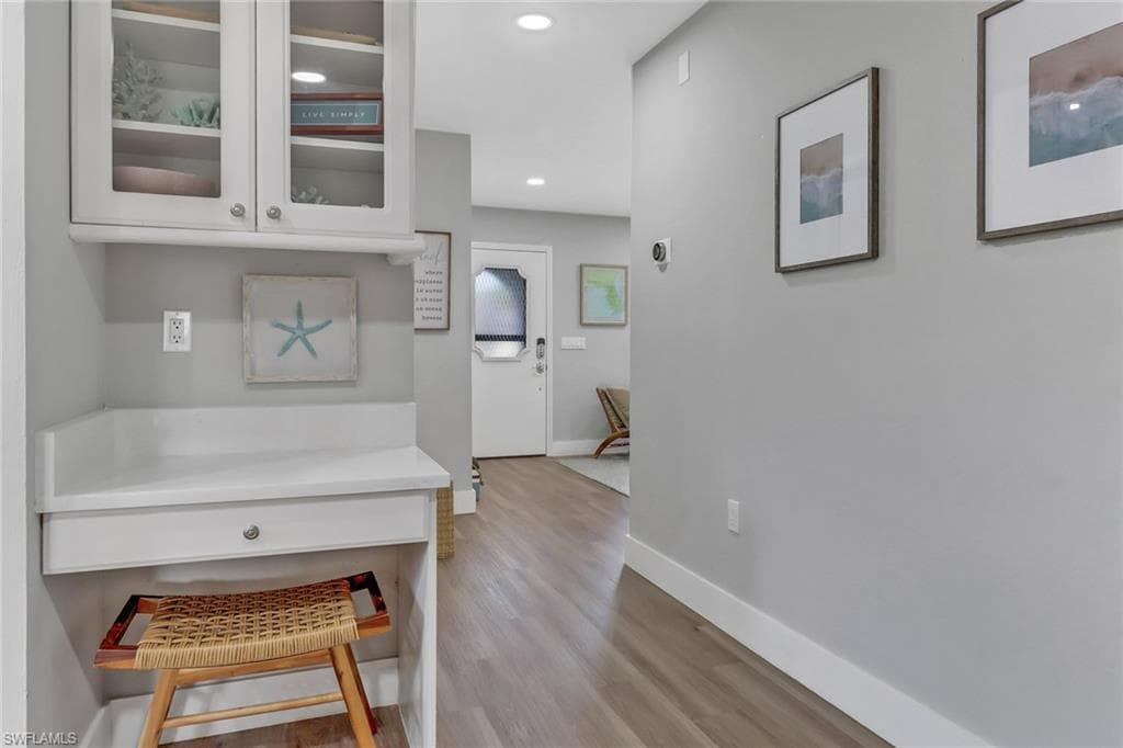 754 95th Ave N, Naples, FL 34108-6