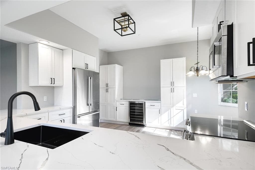 825 Regency Reserve Cir 3701, Naples, FL 34119-9
